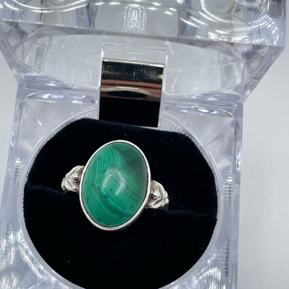 Malachite & Sterling Ring - Picture 3 of 8